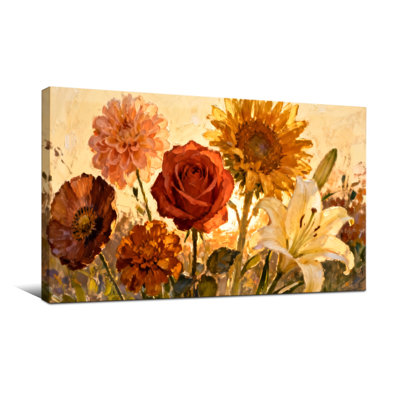 Arrangement floral de plantes et de fleurs avec des tons chauds et un fond doux