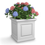 Nantucket Square Resin Planter Box with Water Reservoir