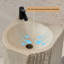 Lavabo extérieur, lavabo sur pied en faux marbre mat texturé.