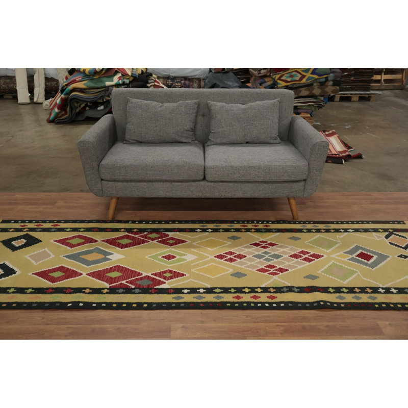 Tapis jaune classique dans un tapis Kilim 3 x 10