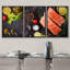 Saumon cru, épices, citrons et poivrons, nourriture, photographie culinaire, réalisme, décor, alimentation naturelle vibrante-102298266-102298268