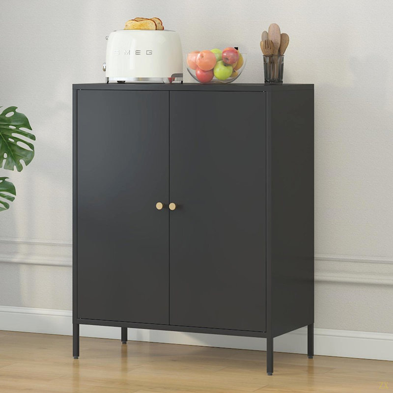 Buffet en acier à double porte en acier avec pieds hauts, style minimaliste moderne, combinant rangement et fonctions décoratives, convenant à la cuisine, à la salle à manger ou au salon