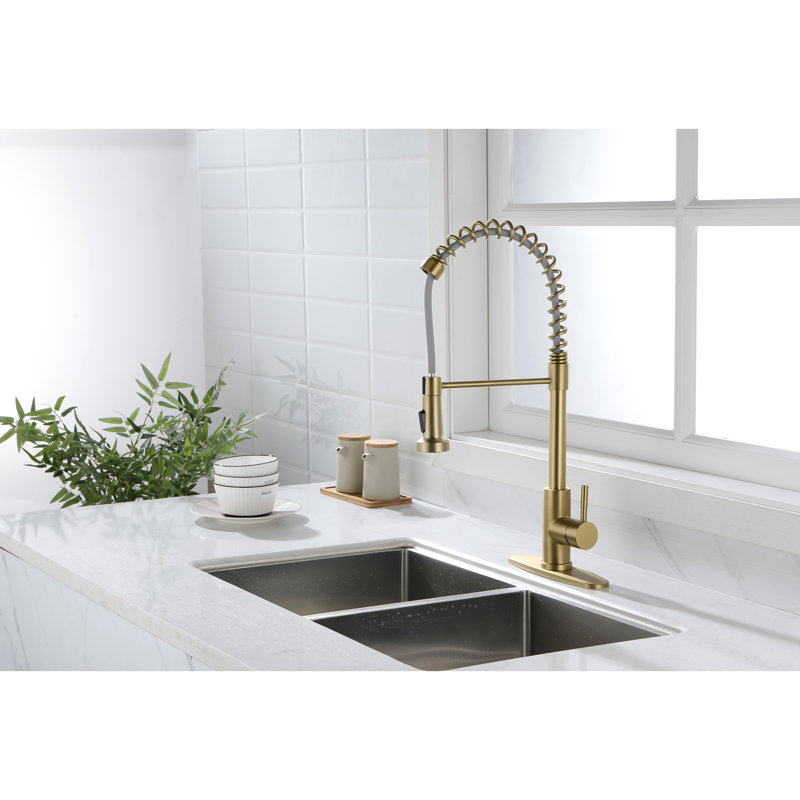 Gold Stainless Steel Pull Out Spray Kitchen Faucet, 360 Rotatable Nozzle For Seamless Water Operation, Single Handle Temp & Flow Adjustment, Corrosion And Rust- Finish, Quiet Splash- Aerator Faucet