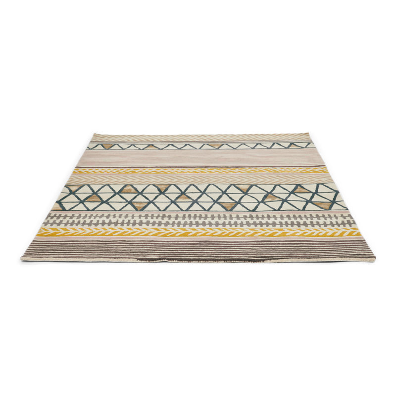 Daisy-Jayne Hand Woven Wool Area Rug, Rectangle 6'7" x 9'2"