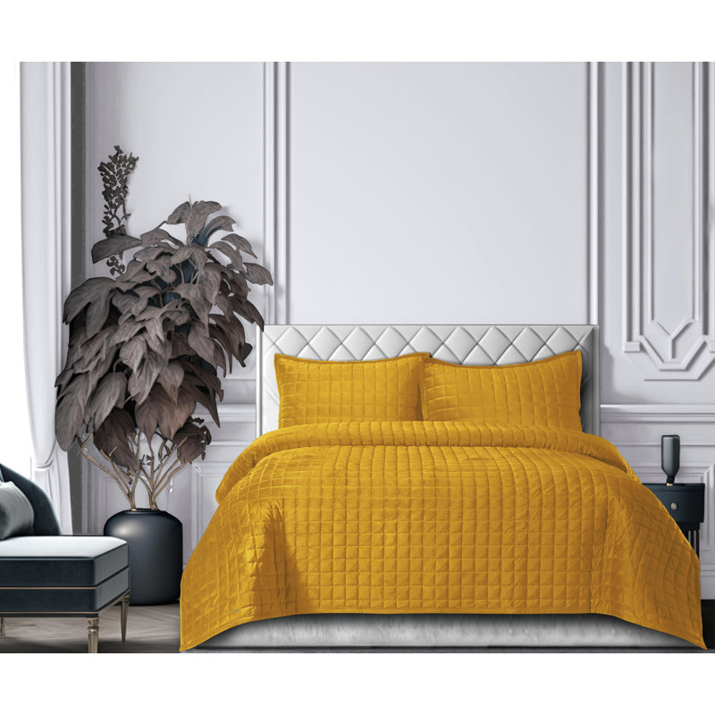 Tribeca Living Gold Velvet Twin Quilt Set with Shams