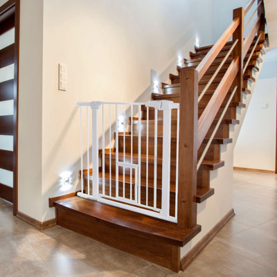 30" Tall Auto Close Walk Thru Safety Gate with Pet Door