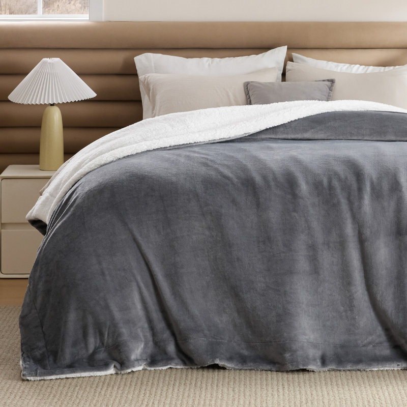 Couverture polaire sherpa Bedsure GentleSoft, format Queen, épaisse et confortable pour l'hiver et l'automne, douce et moelleuse, idéale pour le canapé et le lit.