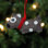 Ornement de Noël suspendu en peluche à pois 3,75 "brun et blanc