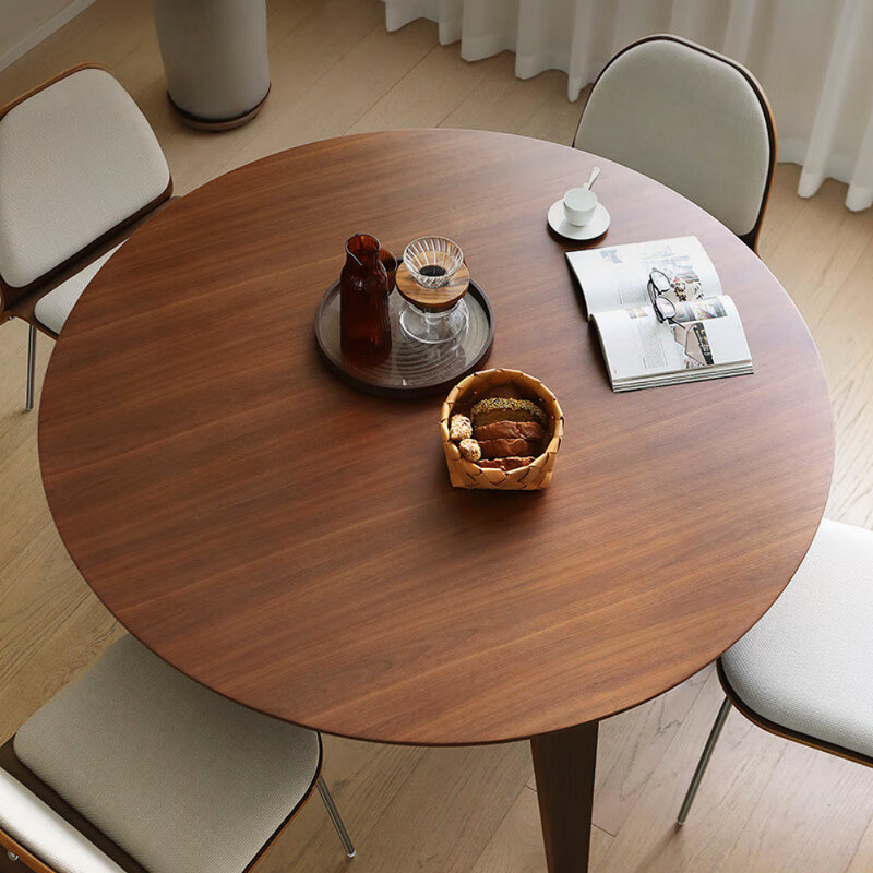 Table de salle à manger moderne et tendance
