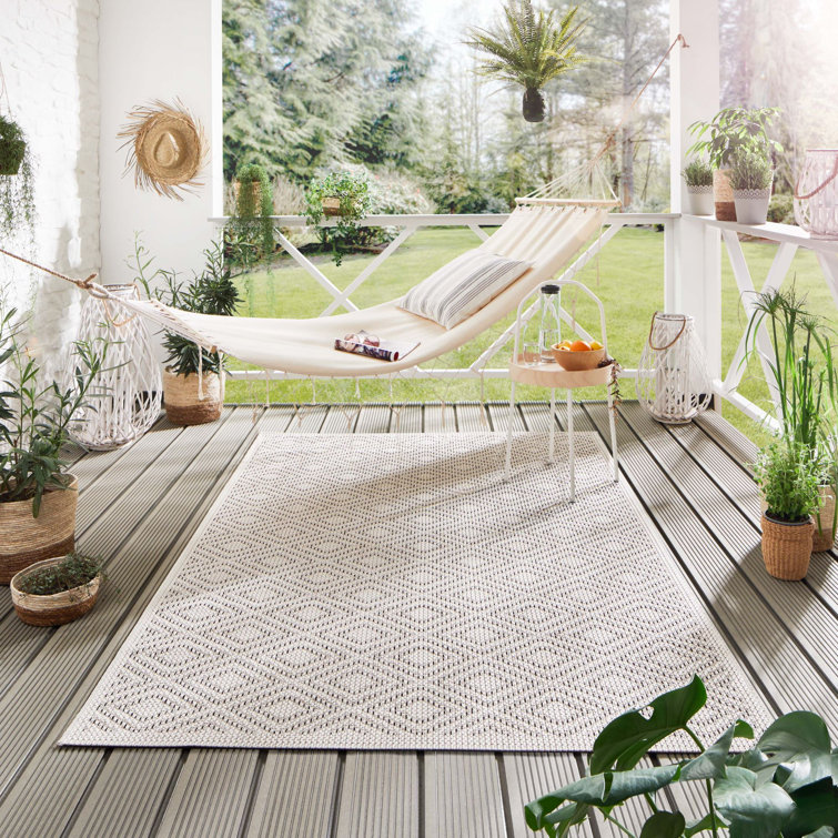 Freddy Geometric Indoor / Outdoor Area Rug