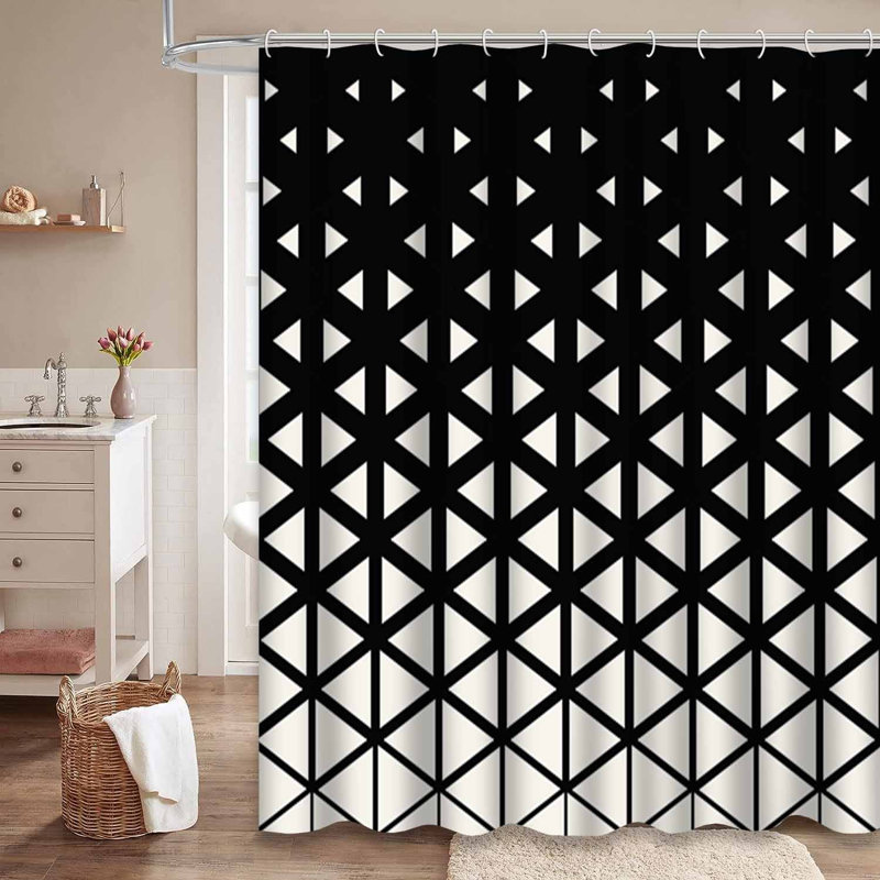 Rideau de douche triangulaire noir avec 12 crochets, L 72 po x l 84 po