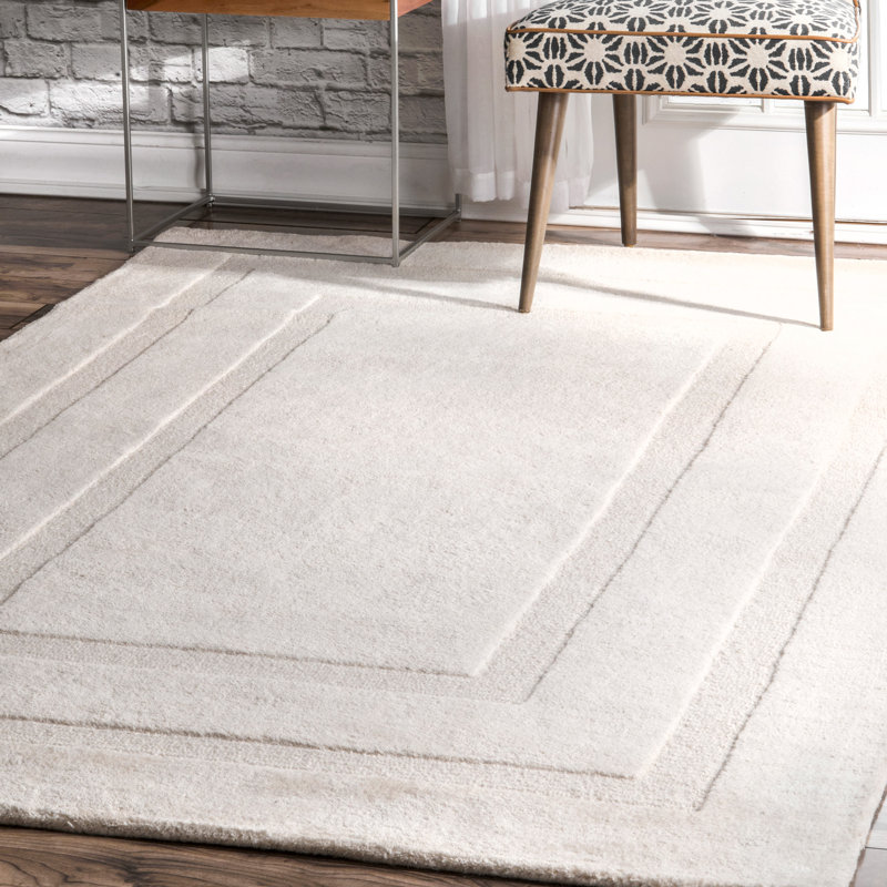Tapis beige ivoire en laine touffeté à la main, Rectangle de 7 pi 6 po x 9 pi 6 po