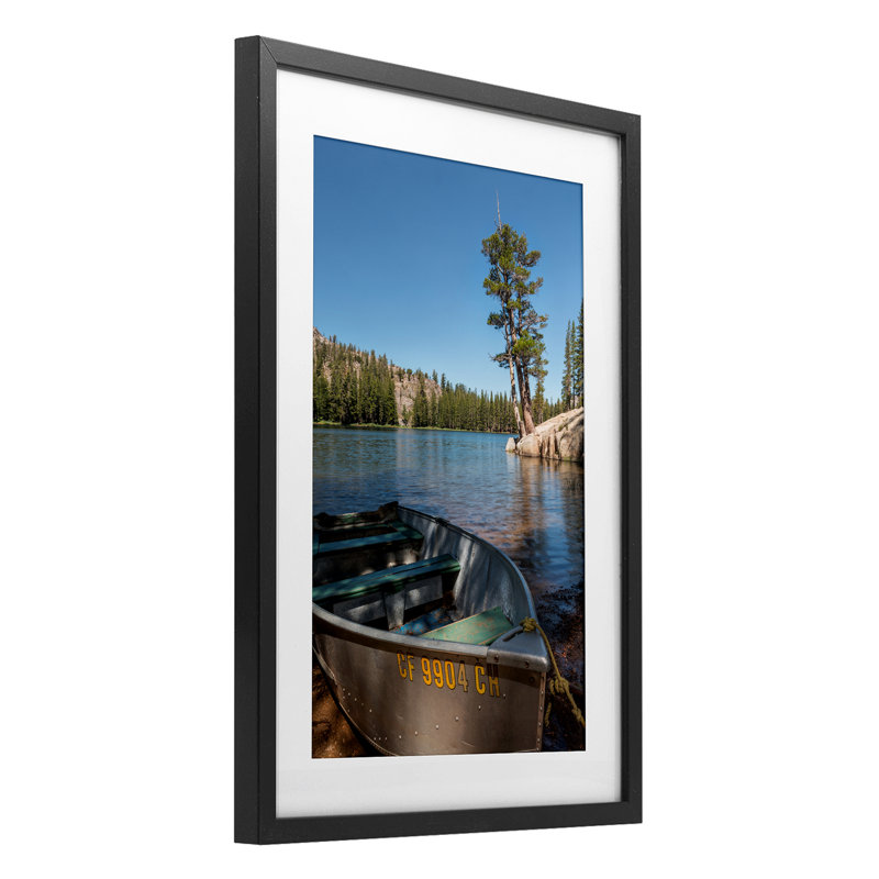 «Bring It Back Docked Boat», impression par Jon Evan, H 20 po x l 14 po, Cadre noir minuit