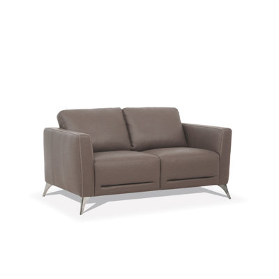 Causeuse en cuir taupe (assemblée)