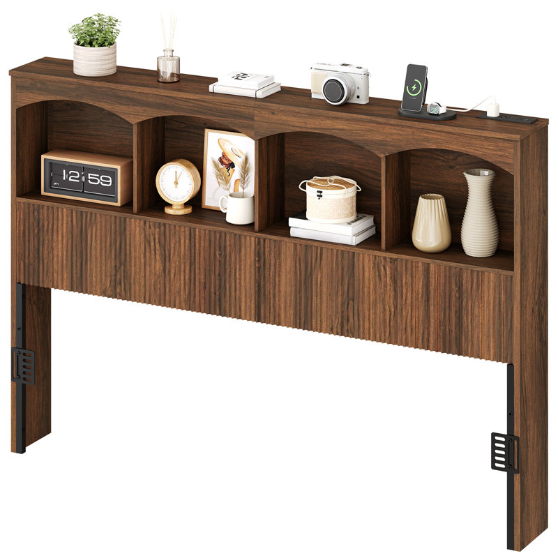 Tête de lit bibliothèque avec station de charge et 4 tablettes de rangement arquées, tête de lit à panneau cannelé grand format avec adaptateurs de cadre de lit