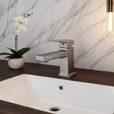 Robinet de salle de bain monocommande en nickel brossé, 33 po x 21 po x 7 po, avec construction en métal