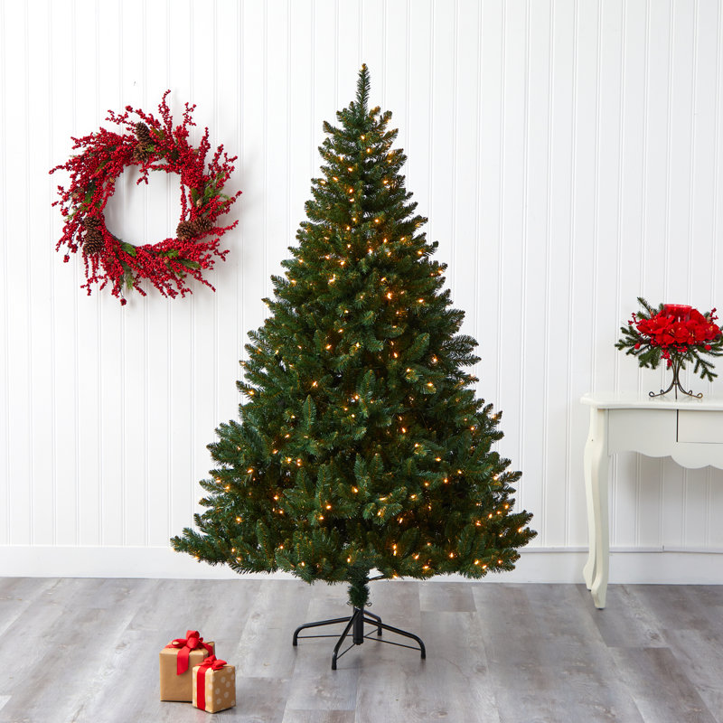 9Ft. North Carolina Spruce Artificial Christmas Tree With 750 Clear Lights And 1912 Bendable Branches, 7' H