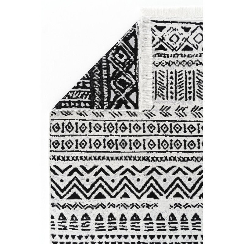 Adallyn Cotton Machine Made Indoor / Outdoor Area Rug, Runner 2'7" x 9'10"