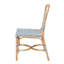 Chaise bistro moderne en rotin naturel à tissage bleu et blanc