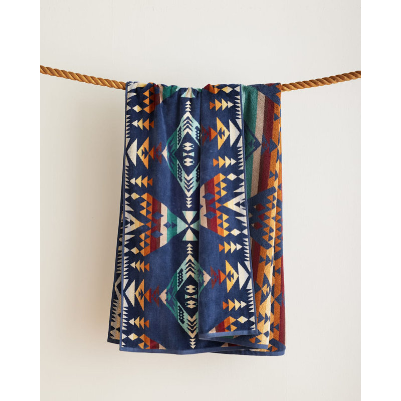 Pendleton Los Ojos Spa Towel, Dark Blue/Cream Geometric