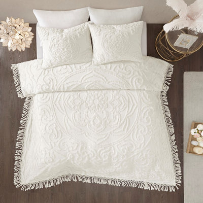 King/ King Cotton Chenille Medallion Fringe Coverlet In Exquisite Coverlet, Ravishing
