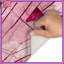 Tapis de bain rose à lignes abstraites-1024956155