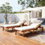 Chaises longues d'extérieur 77,5 po, structure en bois d'acacia, dossier et repose-pieds rembourrés et réglables, appui-tête et plateau latéral rétractable, parfait pour la terrasse, la piscine, le jardin, la plage -747828736-747828740