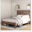 Structure de lit plateforme en bois avec grand espace de rangement sous le lit, rehaussant l'esthétique et la fonctionnalité dans votre chambre à coucher-674375090