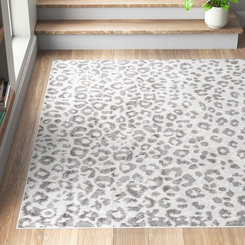 Tapis gris à motif animalier Hicklin, Rectangle 6 pi 7 po x 9 pi