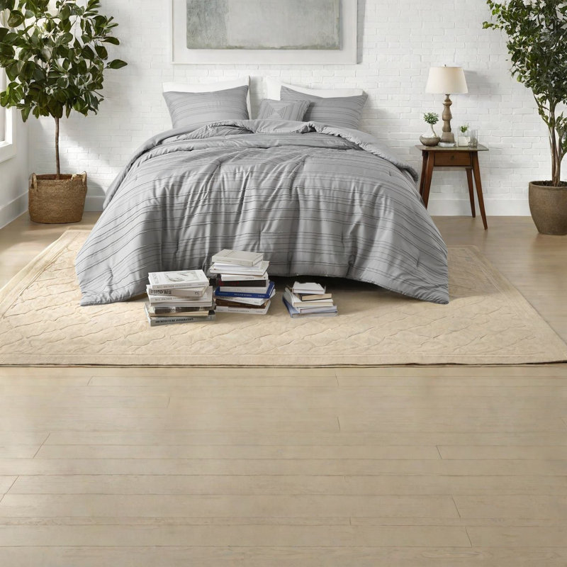 Stylish Gray Bedding Sets, Polyester Comforter With Modern Design
