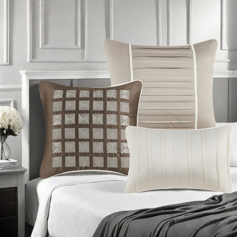 Ensemble de literie moderne 7 pièces en taupe, édredon en charmeuse de polyester avec coussins décoratifs pour très grand lit