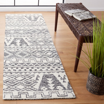 Dean Hand Tufted Wool Southwestern Rug