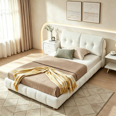 Structure de lit plateforme grand format en tissu crème blanc moelleux Boucle, lit capitonné avec support à lattes