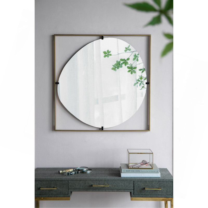 Miroir de salle de bain élégant avec design abstrait et durable