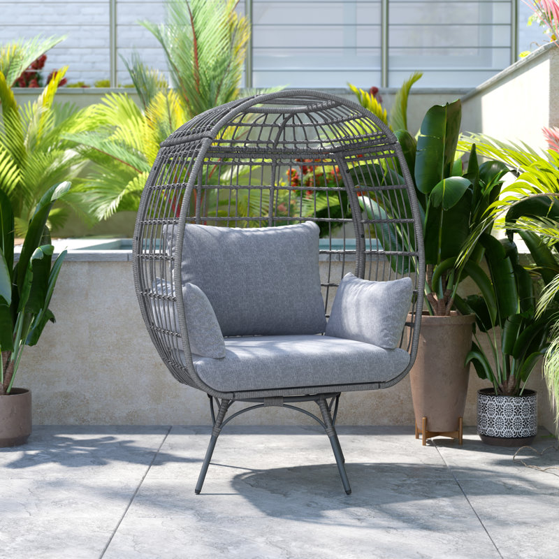 Chaise longue pivotante en osier avec 4 coussins Tapasi, Gris