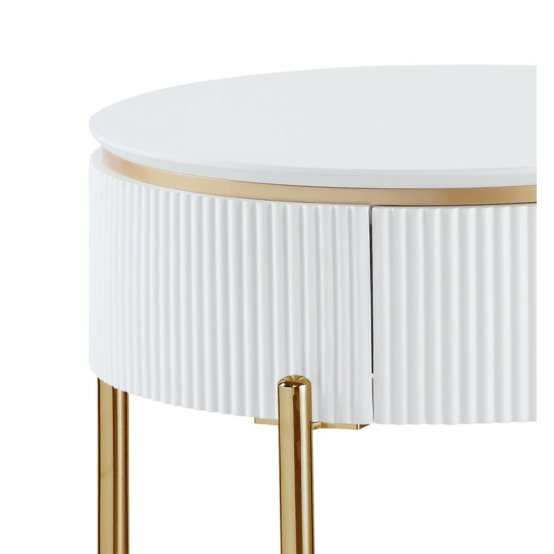 Table de bout blanche brillante et dorée avec pieds en métal