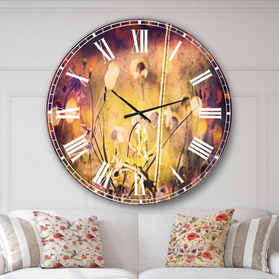 Belles fleurs dans un pré - horloge murale traditionnelle