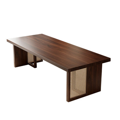 Table moderne en bois de noyer brun moderne minimaliste avec support sur pied en rotin tissé, convenant au salon, au bureau et à plusieurs cas de figure