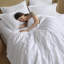 Couette rayée entièrement tissée avec revers en microfibre semblable au nuage, résiste au boulochage, idéale pour les peaux sensibles