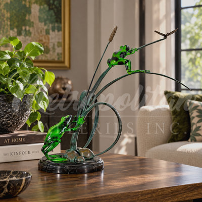 Sculpture de table bronze grenouilles et libellules sur gazon