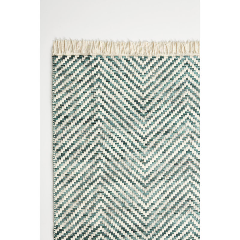 Tapis décoratif vert en laine tissé à plat à la main Chevron, Rectangle 5 pi 3 po x 7 pi 6 po