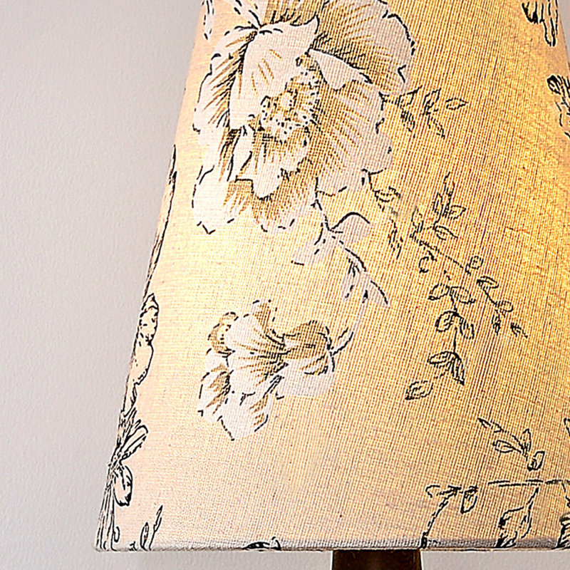 Petite lampe de table moderne en bois massif noir avec abat-jour en lin pour le salon de la chambre à coucher, ampoule incluse