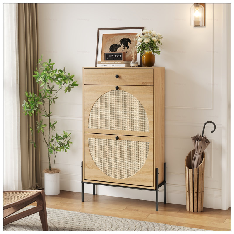 Armoire de rangement à chaussures à 2 portes avec façades en rotin, tiroir et tablette réglable pour l'organisation du vestibule