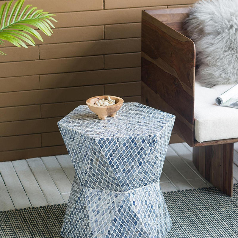Table d'appoint décorative 19 x 19 x 20 po Capiz