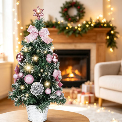 Mini arbre de Noël de table avec lumières DEL chaudes, petit arbre de Noël artificiel pré-décoré avec étoile, boules, nœuds et pommes de pin, centre de table de bureau avec base de panier 17,7 po