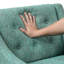 Élégante chaise d'appoint avec une base de siège en contreplaqué et une structure confortable en mousse robuste-139122722