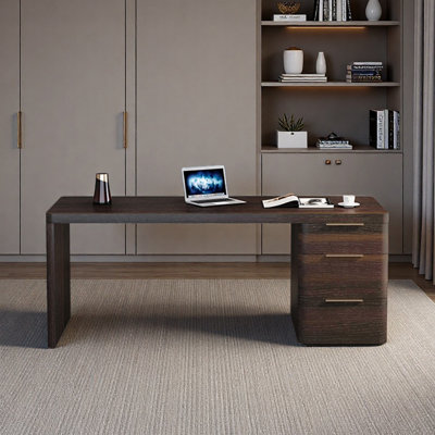 Bureau simple pour étudier / lire à la maison