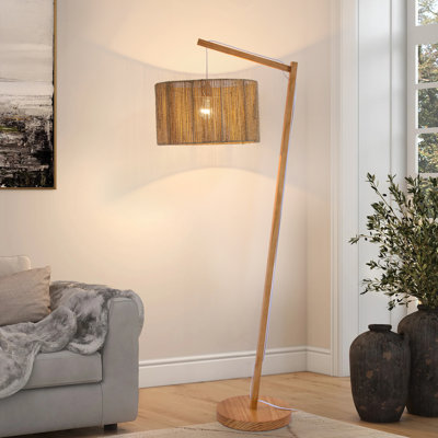 Lampe sur pied moderne 65 "à 1 lumière avec corps en bois de pin et abat-jour tambour réglable en rotin, interrupteur au pied pour le salon et la chambre à coucher