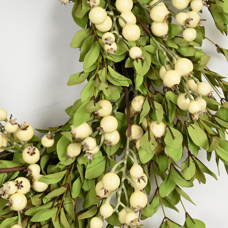 Couronne de 26 po avec porte en baies d'eucalyptus