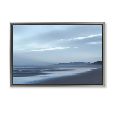 «Blue Toned Beach», art mural encadré sur toile flottante, par Don Schwartz